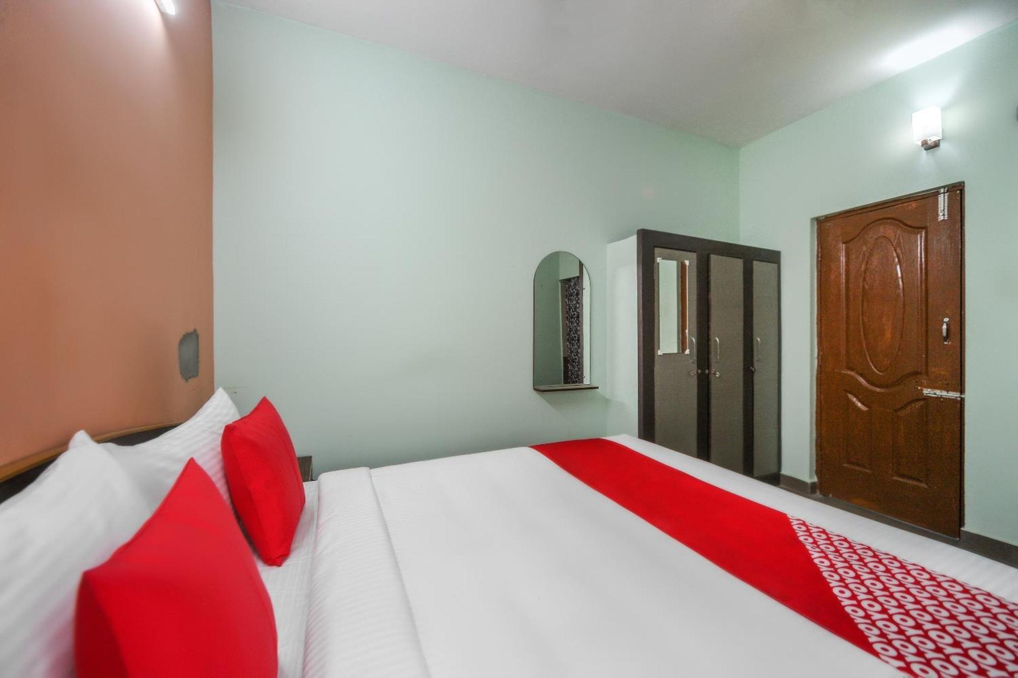 Oyo Modern Guest House Chennai Esterno foto