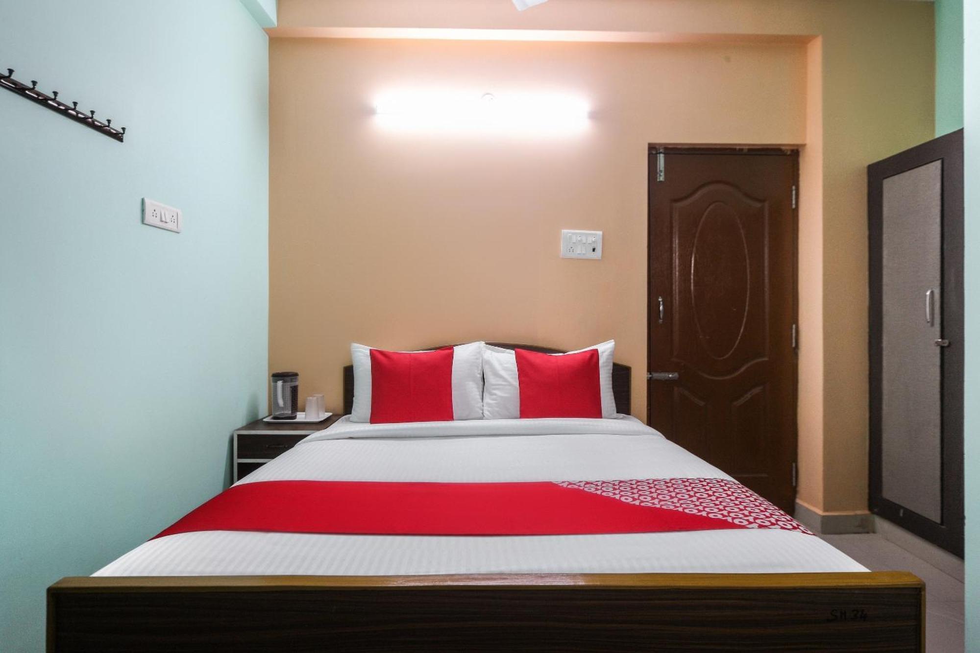 Oyo Modern Guest House Chennai Esterno foto