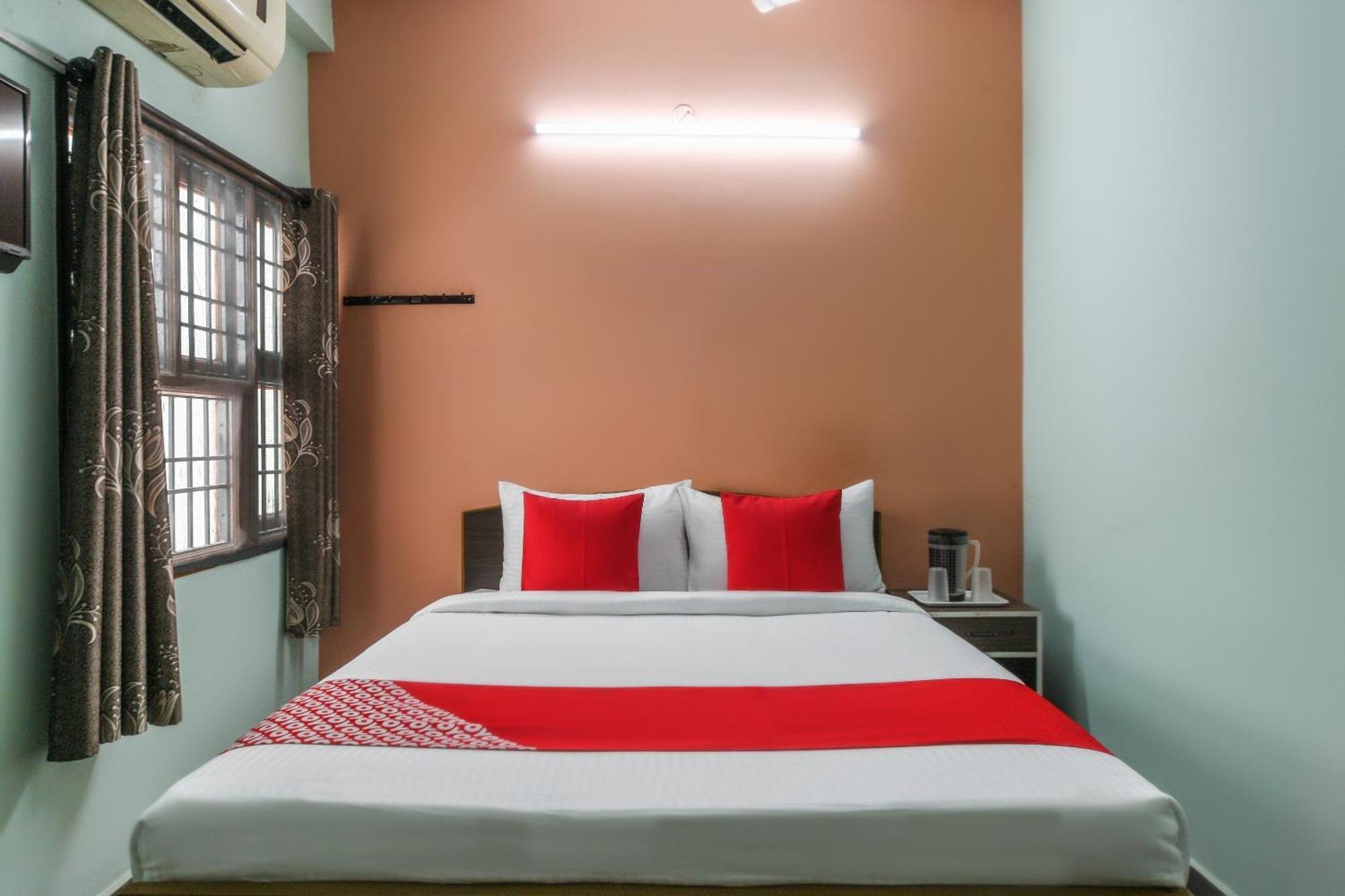 Oyo Modern Guest House Chennai Esterno foto