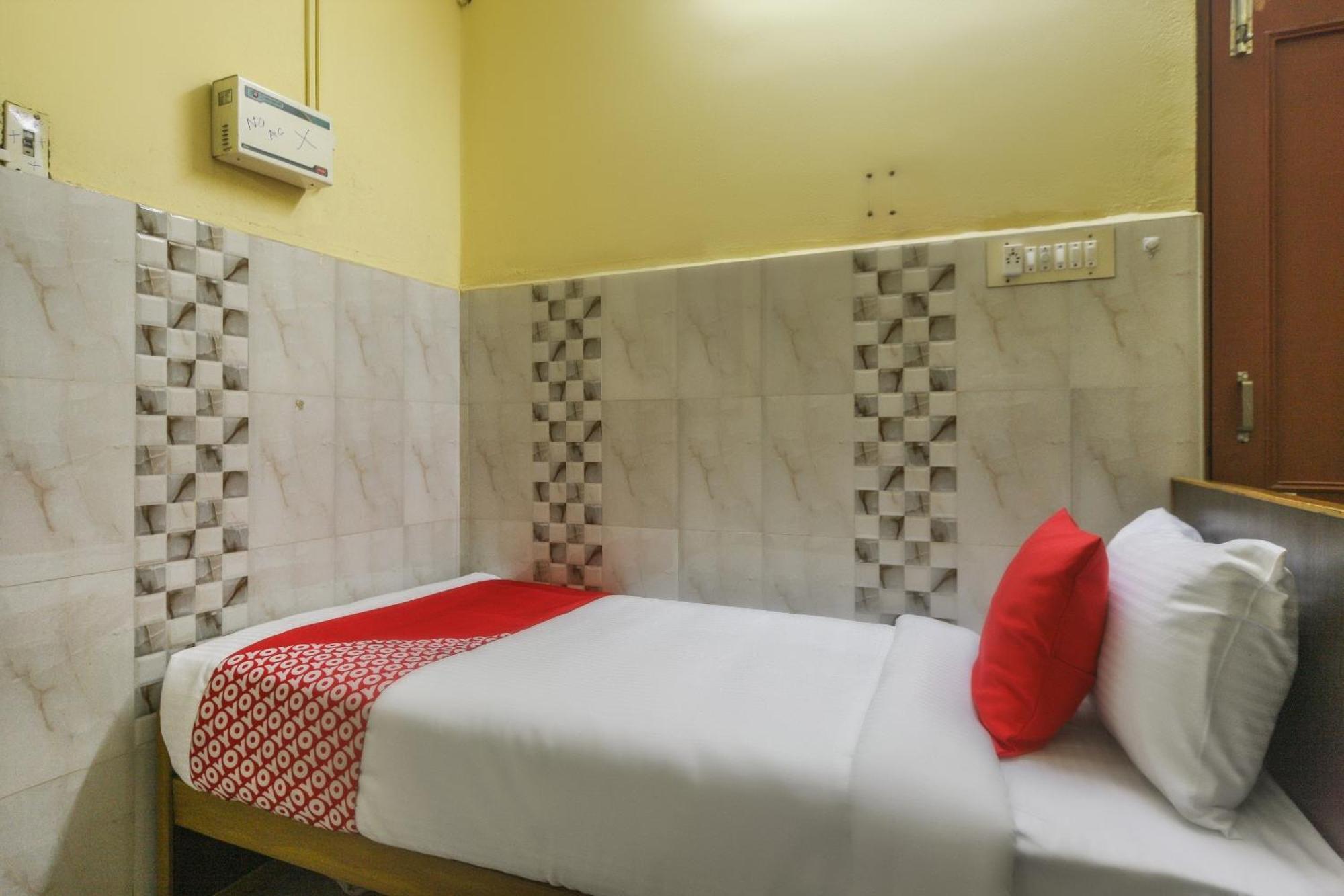 Oyo Modern Guest House Chennai Esterno foto