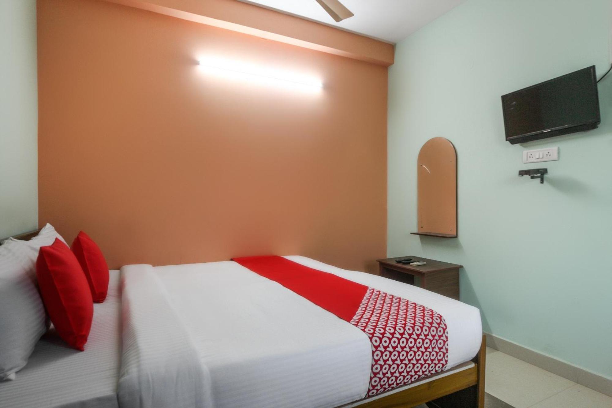 Oyo Modern Guest House Chennai Esterno foto