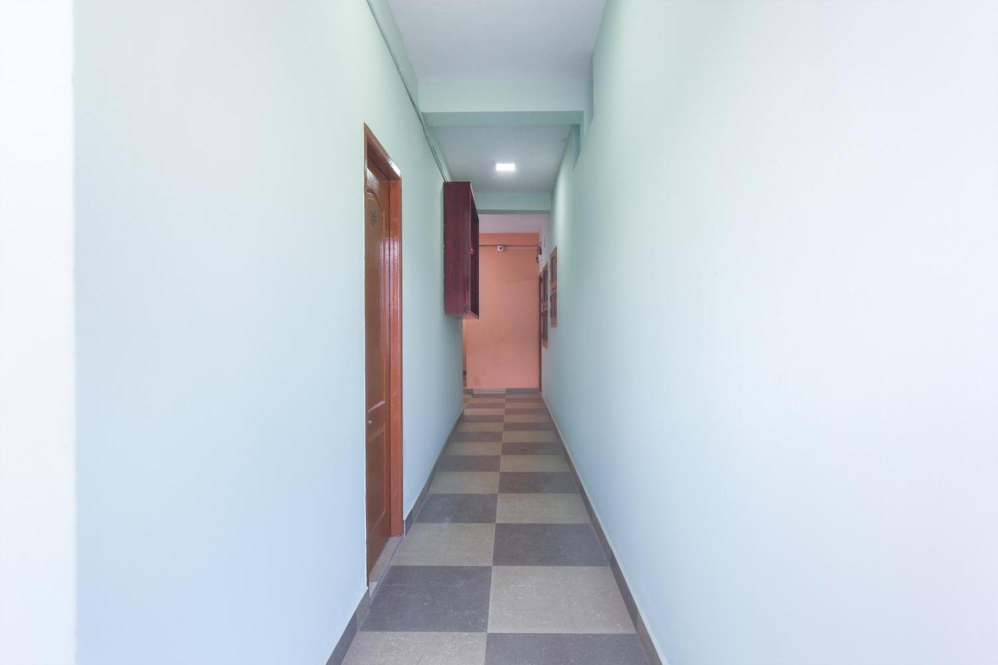 Oyo Modern Guest House Chennai Esterno foto
