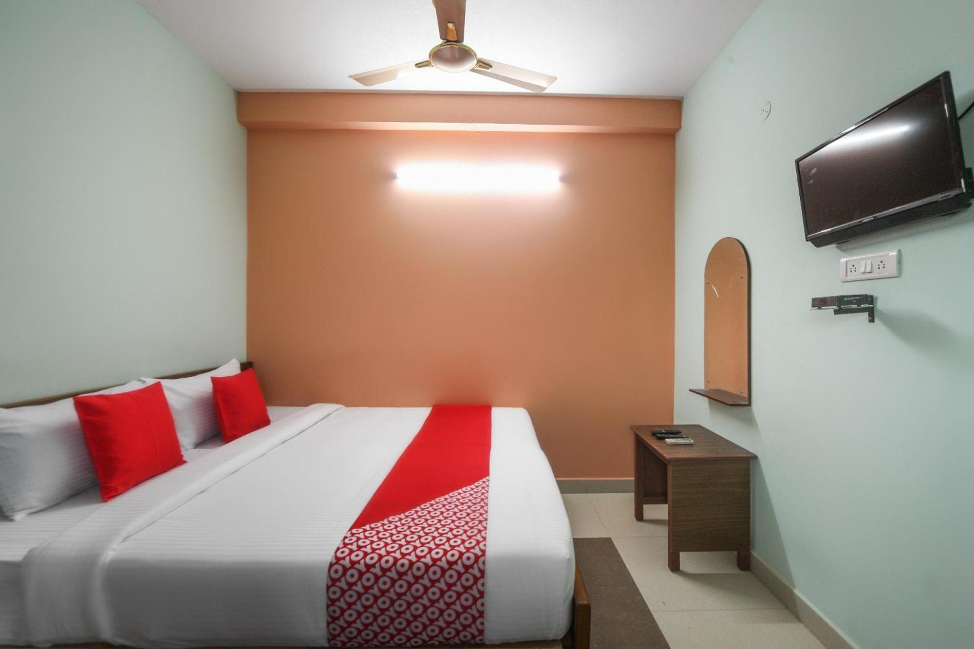 Oyo Modern Guest House Chennai Esterno foto