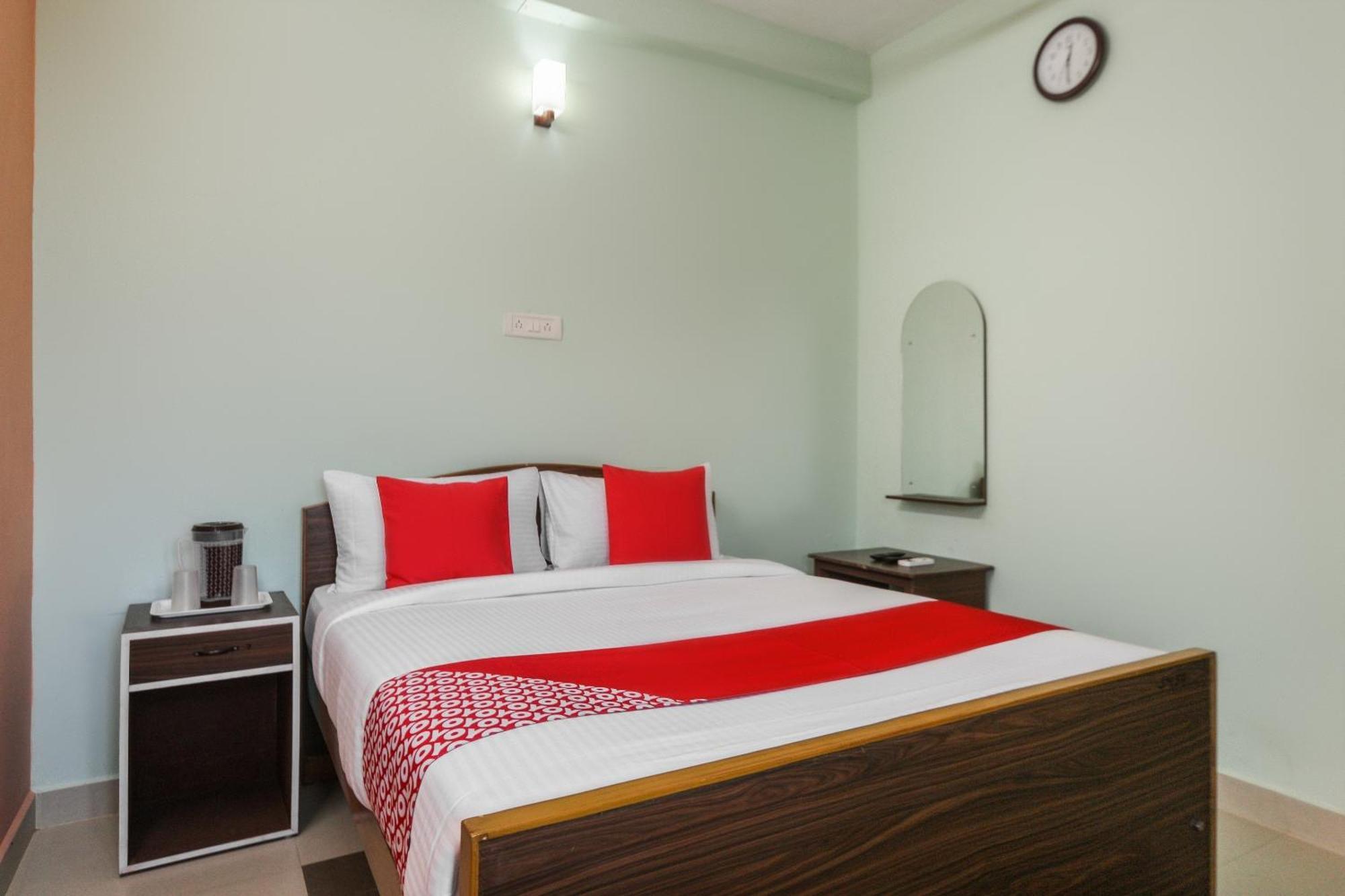 Oyo Modern Guest House Chennai Esterno foto