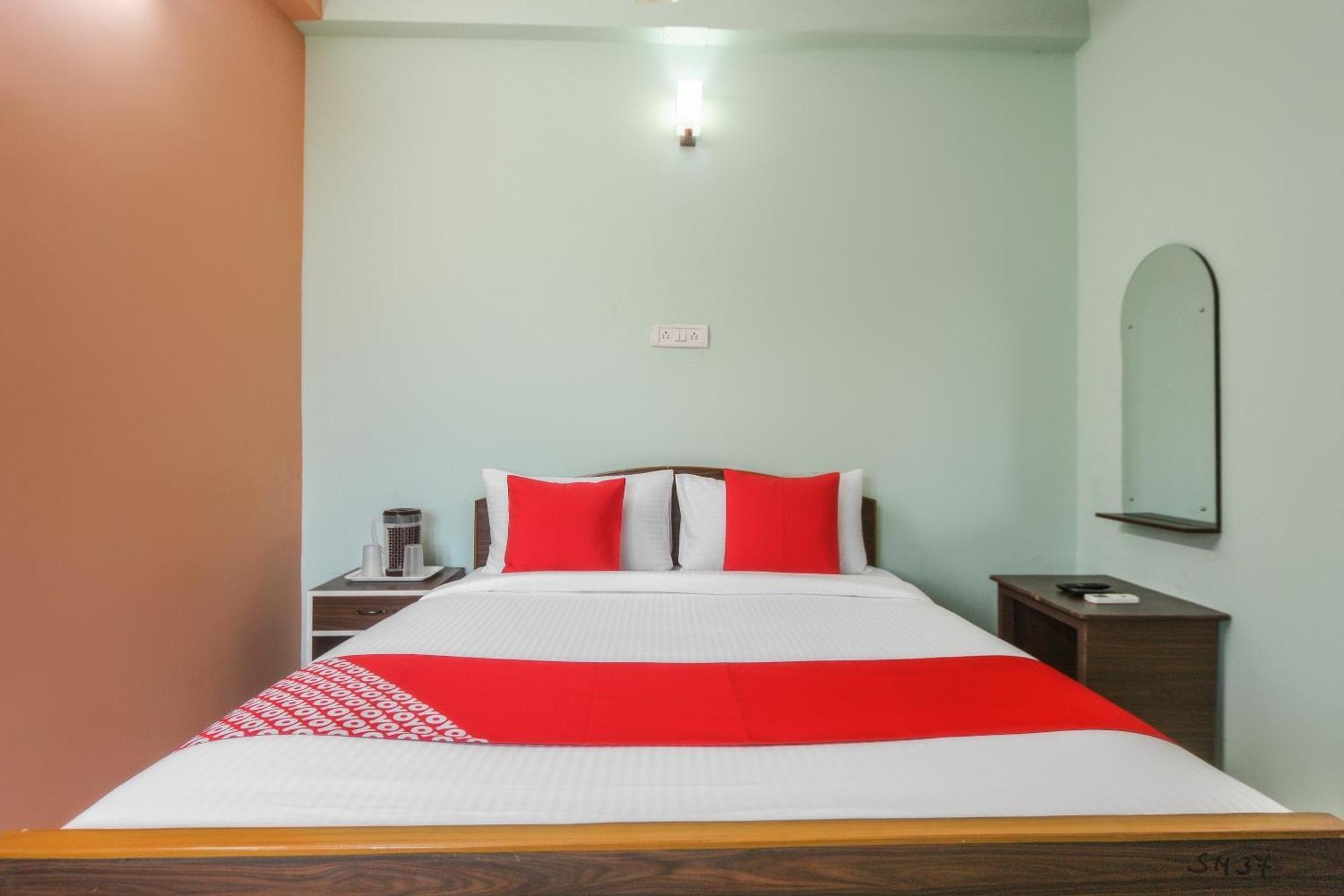 Oyo Modern Guest House Chennai Esterno foto