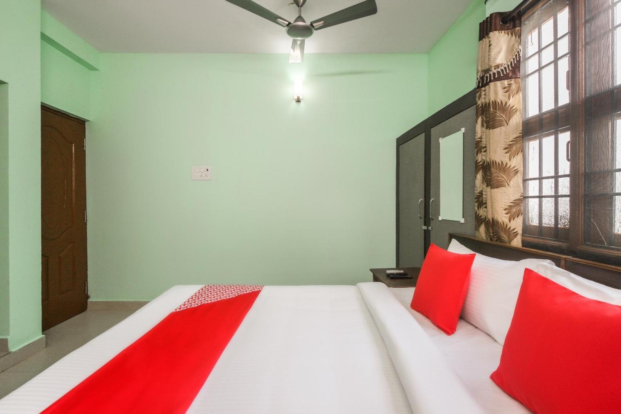 Oyo Modern Guest House Chennai Esterno foto