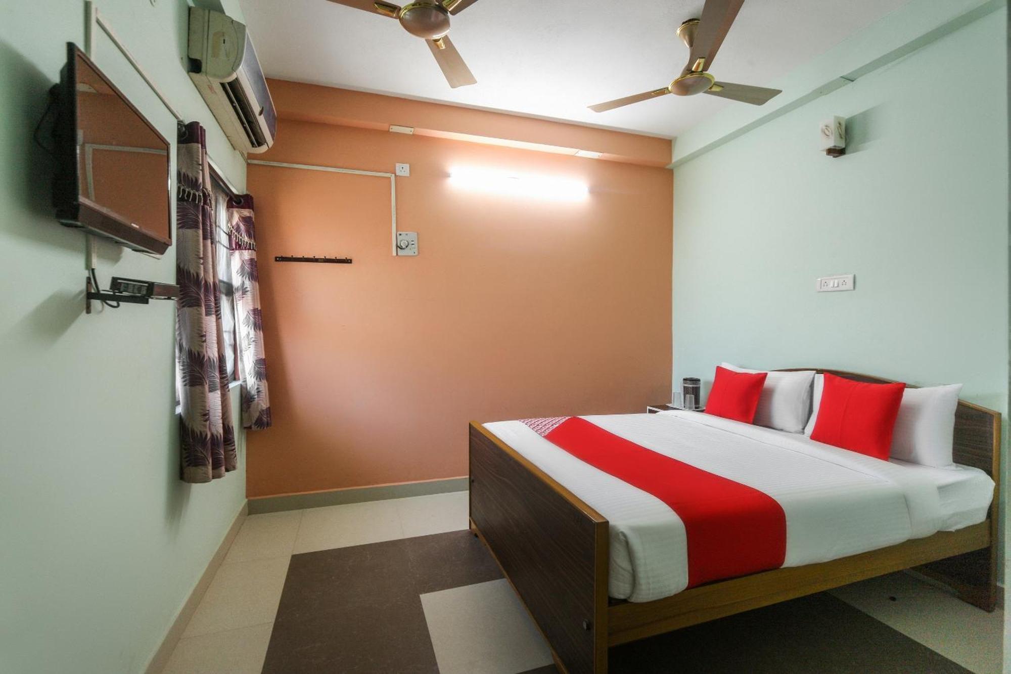 Oyo Modern Guest House Chennai Esterno foto