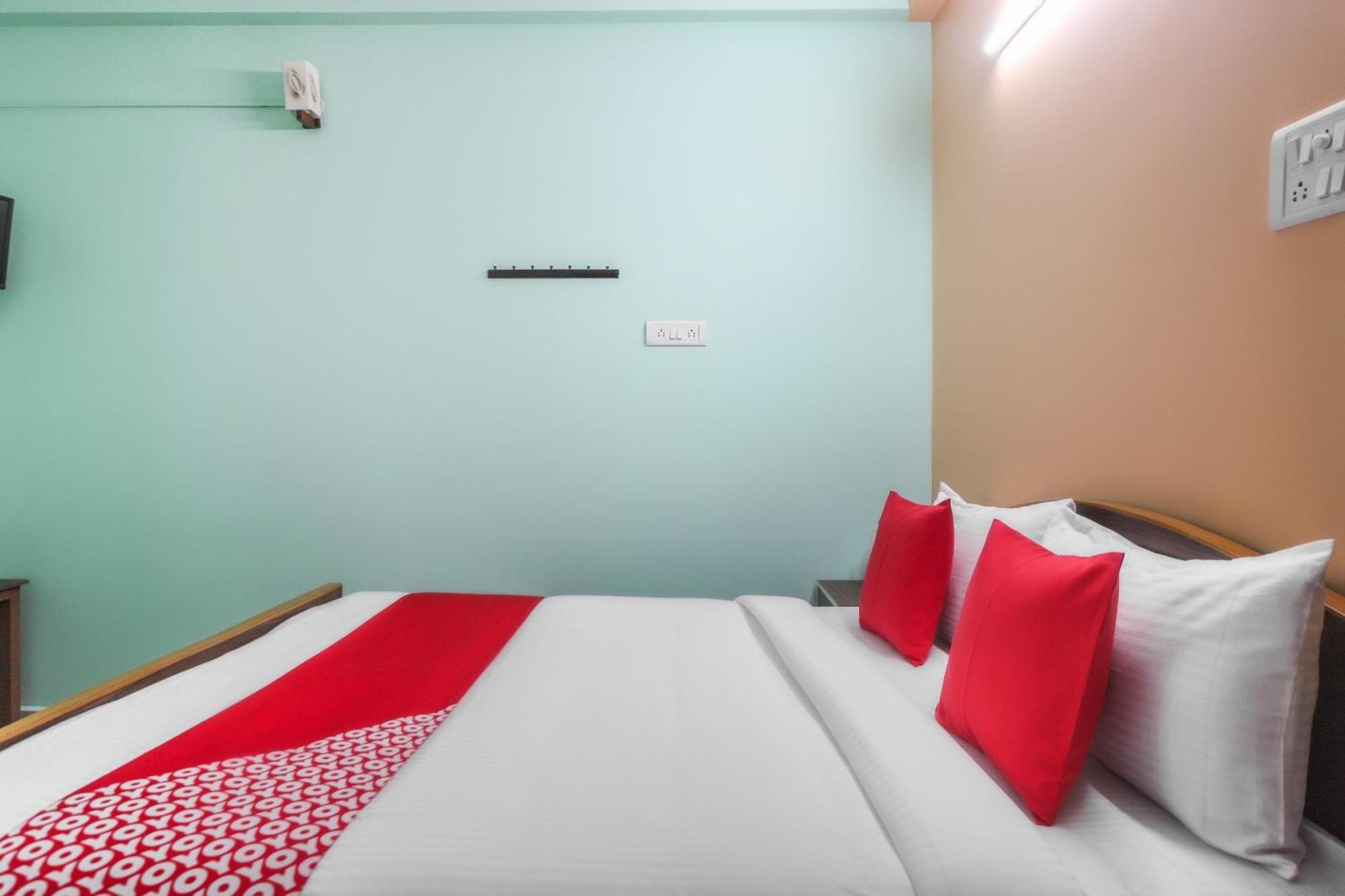 Oyo Modern Guest House Chennai Esterno foto