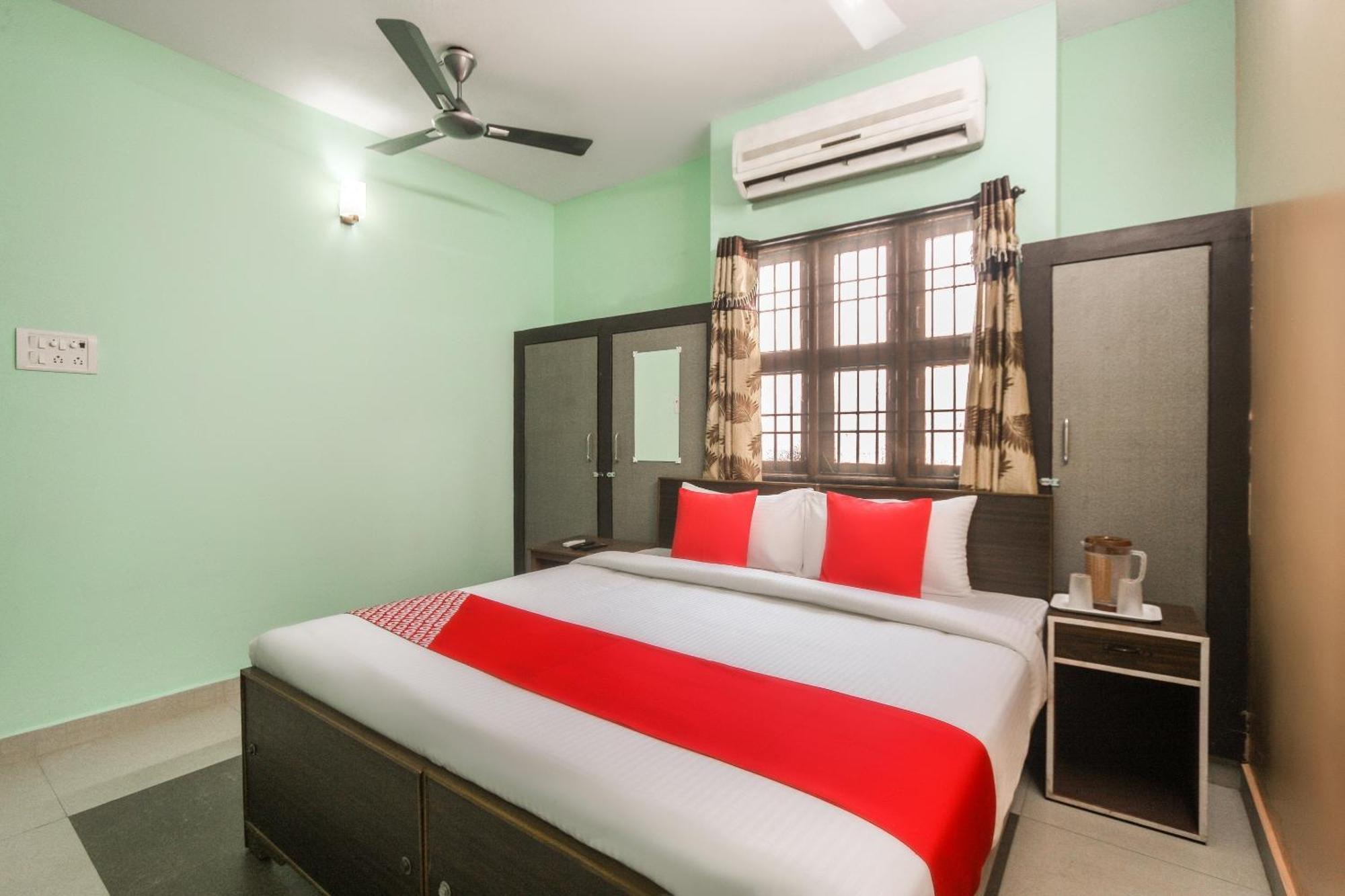 Oyo Modern Guest House Chennai Esterno foto
