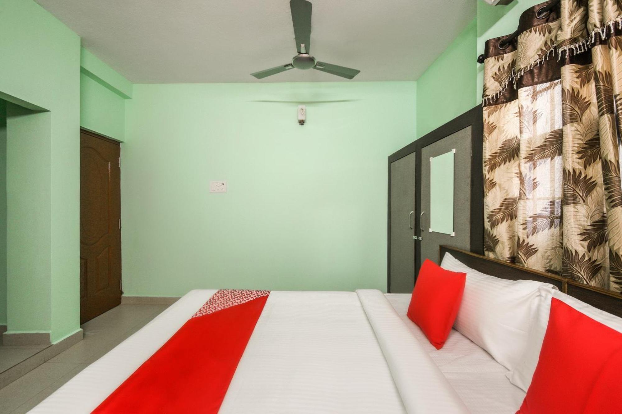 Oyo Modern Guest House Chennai Esterno foto