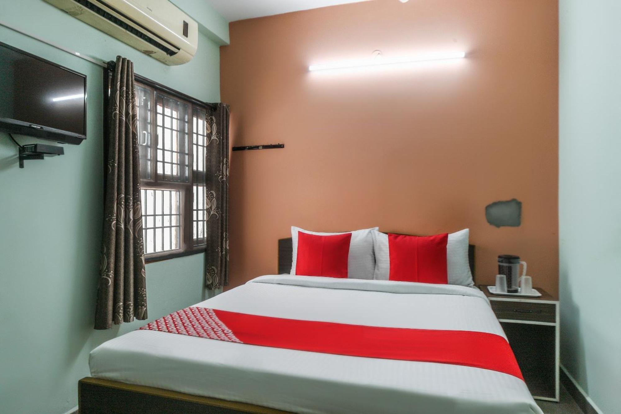 Oyo Modern Guest House Chennai Esterno foto