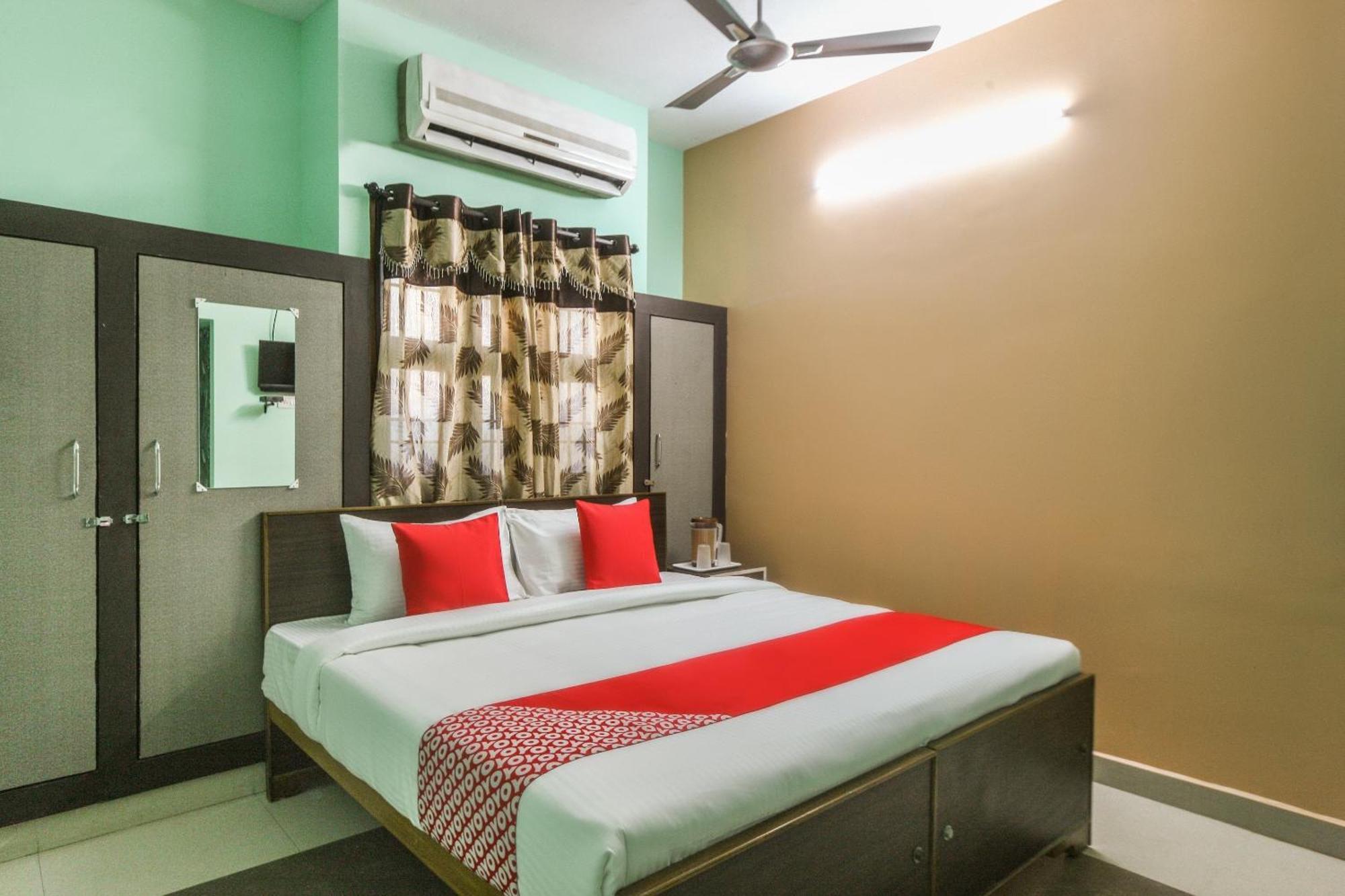Oyo Modern Guest House Chennai Esterno foto