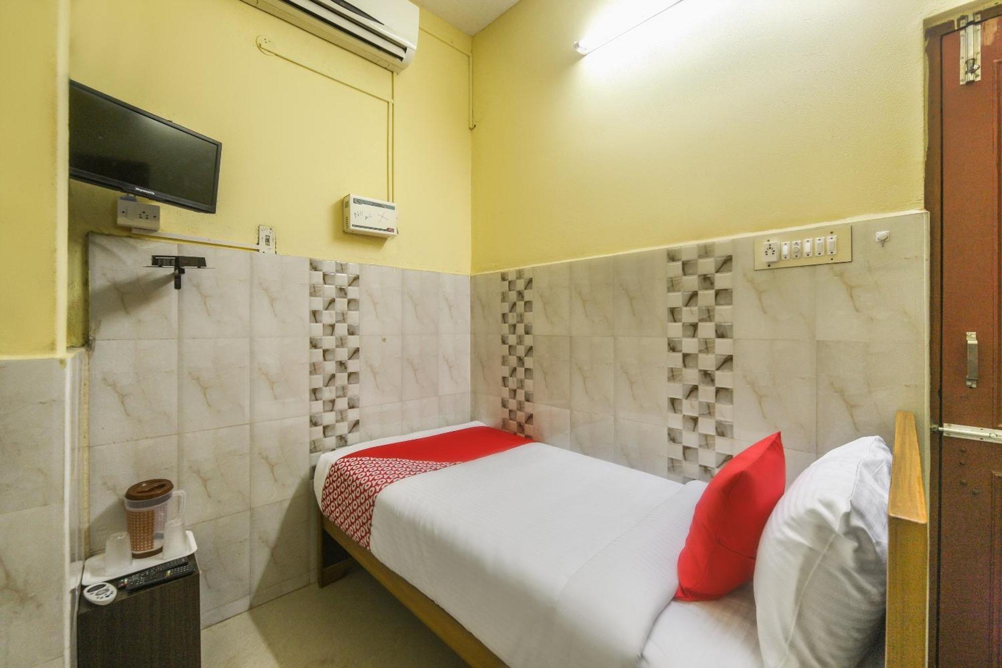Oyo Modern Guest House Chennai Esterno foto