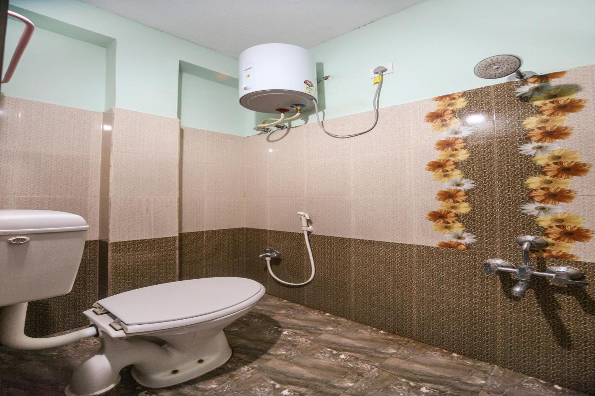 Oyo Modern Guest House Chennai Esterno foto